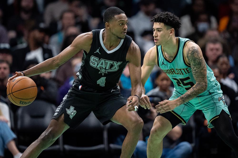 首先是王燊 首先是王燊