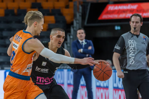 在篮球赛季 在篮球赛季