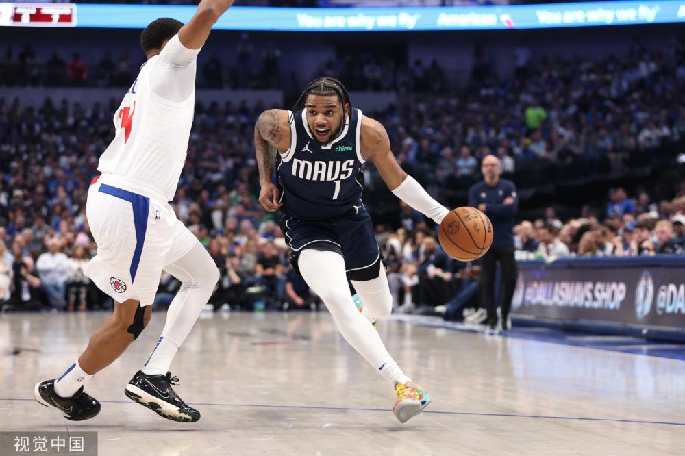 的首次亮相 的首次亮相